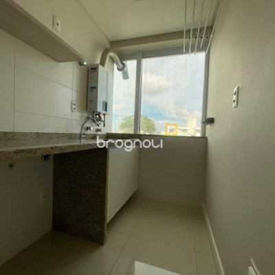 Apartamento com 83m², 3 quartos (sendo 1 suíte), 1 garagem, no bairro Canasvieiras em Florianópolis