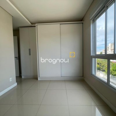 Apartamento com 83m², 3 quartos (sendo 1 suíte), 1 garagem, no bairro Canasvieiras em Florianópolis