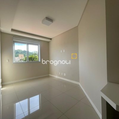 Apartamento com 83m², 3 quartos (sendo 1 suíte), 1 garagem, no bairro Canasvieiras em Florianópolis