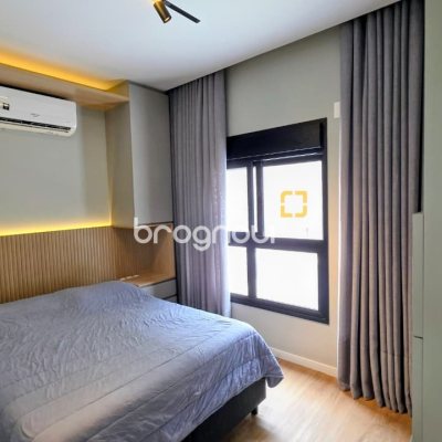 Apartamento com 70m², 2 quartos (sendo 1 suíte), 1 garagem, no bairro Centro em Florianópolis