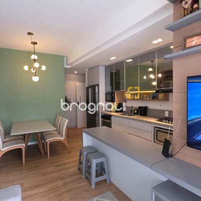 Apartamento com 70m², 2 quartos (sendo 1 suíte), 1 garagem, no bairro Centro em Florianópolis