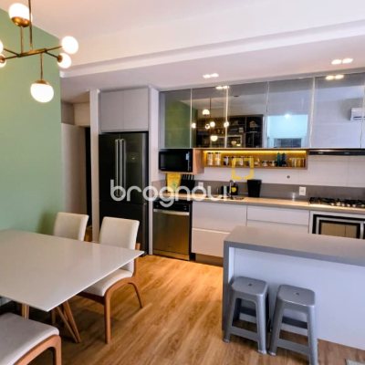 Apartamento com 70m², 2 quartos (sendo 1 suíte), 1 garagem, no bairro Centro em Florianópolis