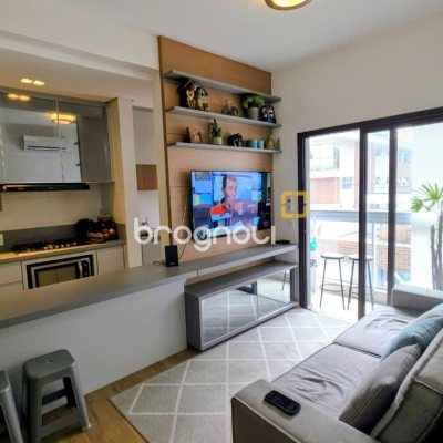 Apartamento com 70m², 2 quartos (sendo 1 suíte), 1 garagem, no bairro Centro em Florianópolis