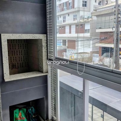 Apartamento com 70m², 2 quartos (sendo 1 suíte), 1 garagem, no bairro Centro em Florianópolis