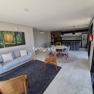Apartamento com 70m², 2 quartos (sendo 1 suíte), 1 garagem, no bairro Centro em Florianópolis