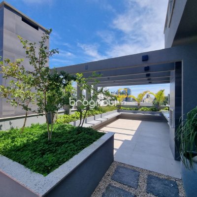 Apartamento com 70m², 2 quartos (sendo 1 suíte), 1 garagem, no bairro Centro em Florianópolis