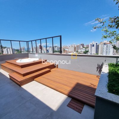 Apartamento com 70m², 2 quartos (sendo 1 suíte), 1 garagem, no bairro Centro em Florianópolis