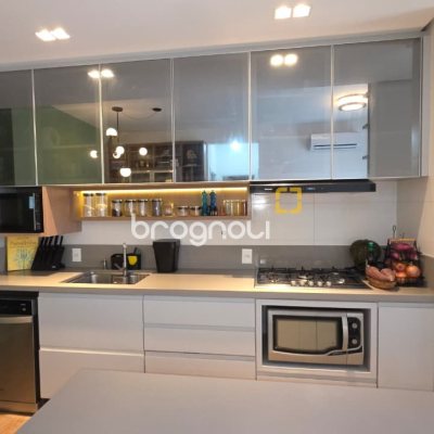 Apartamento com 70m², 2 quartos (sendo 1 suíte), 1 garagem, no bairro Centro em Florianópolis