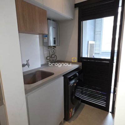 Apartamento com 70m², 2 quartos (sendo 1 suíte), 1 garagem, no bairro Centro em Florianópolis