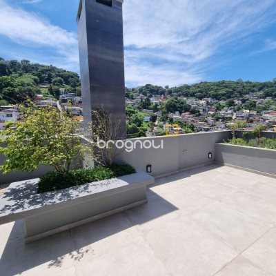 Apartamento com 70m², 2 quartos (sendo 1 suíte), 1 garagem, no bairro Centro em Florianópolis