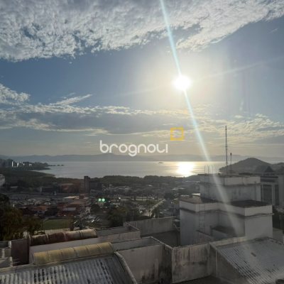 Cobertura com 176m², 3 quartos (sendo 1 suíte), 2 garagens, no bairro Itacorubi em Florianópolis