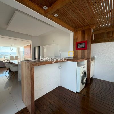 Cobertura com 176m², 3 quartos (sendo 1 suíte), 2 garagens, no bairro Itacorubi em Florianópolis