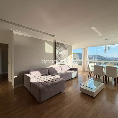 Cobertura com 176m², 3 quartos (sendo 1 suíte), 2 garagens, no bairro Itacorubi em Florianópolis