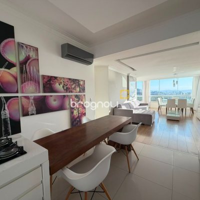 Cobertura com 176m², 3 quartos (sendo 1 suíte), 2 garagens, no bairro Itacorubi em Florianópolis