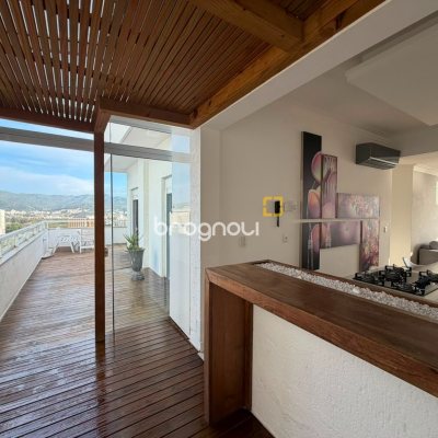Cobertura com 176m², 3 quartos (sendo 1 suíte), 2 garagens, no bairro Itacorubi em Florianópolis