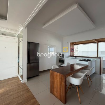 Cobertura com 176m², 3 quartos (sendo 1 suíte), 2 garagens, no bairro Itacorubi em Florianópolis