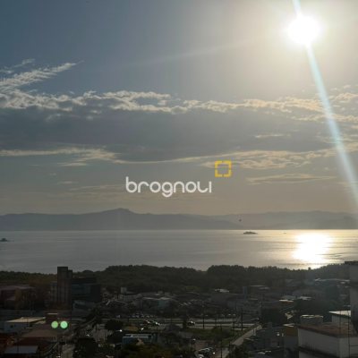 Cobertura com 176m², 3 quartos (sendo 1 suíte), 2 garagens, no bairro Itacorubi em Florianópolis