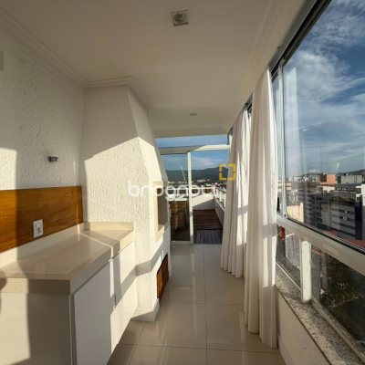 Cobertura com 176m², 3 quartos (sendo 1 suíte), 2 garagens, no bairro Itacorubi em Florianópolis