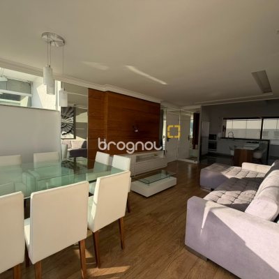Cobertura com 176m², 3 quartos (sendo 1 suíte), 2 garagens, no bairro Itacorubi em Florianópolis