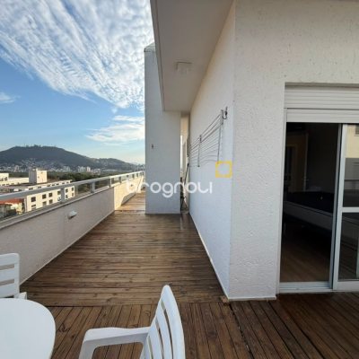 Cobertura com 176m², 3 quartos (sendo 1 suíte), 2 garagens, no bairro Itacorubi em Florianópolis