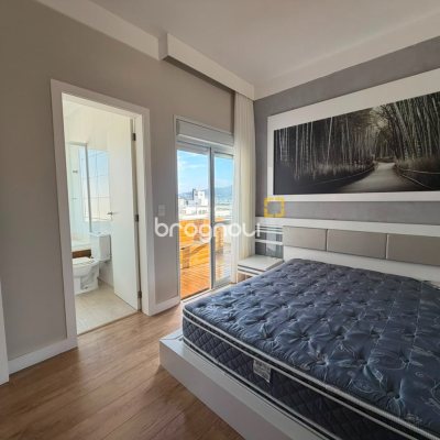 Cobertura com 176m², 3 quartos (sendo 1 suíte), 2 garagens, no bairro Itacorubi em Florianópolis