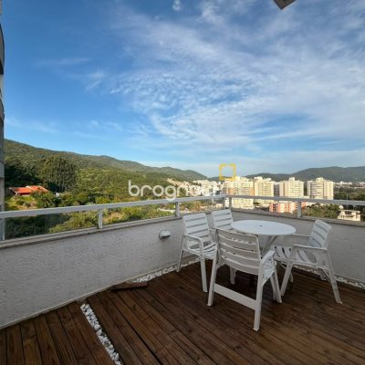 Cobertura com 176m², 3 quartos (sendo 1 suíte), 2 garagens, no bairro Itacorubi em Florianópolis
