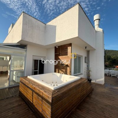 Cobertura com 176m², 3 quartos (sendo 1 suíte), 2 garagens, no bairro Itacorubi em Florianópolis
