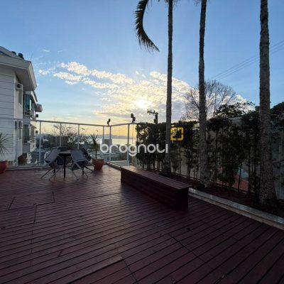 Cobertura com 176m², 3 quartos (sendo 1 suíte), 2 garagens, no bairro Itacorubi em Florianópolis