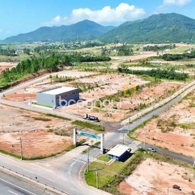 Terreno com 510m², no bairro Areias de Baixo em Governador Celso Ramos