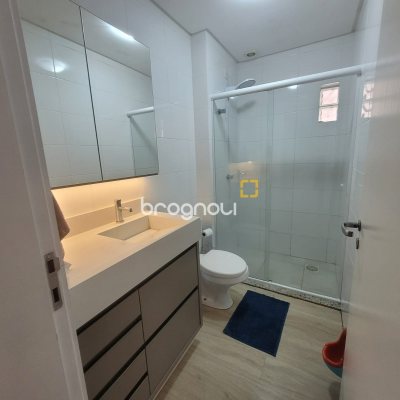 Apartamento com 84m², 3 quartos (sendo 1 suíte), 2 garagens, no bairro Estreito em Florianópolis