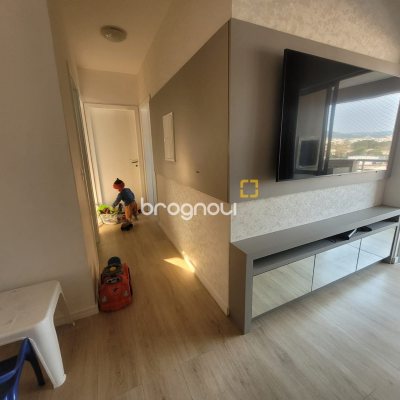 Apartamento com 84m², 3 quartos (sendo 1 suíte), 2 garagens, no bairro Estreito em Florianópolis