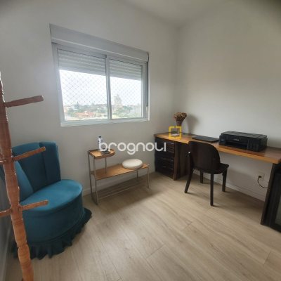 Apartamento com 84m², 3 quartos (sendo 1 suíte), 2 garagens, no bairro Estreito em Florianópolis
