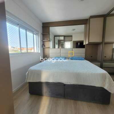 Apartamento com 84m², 3 quartos (sendo 1 suíte), 2 garagens, no bairro Estreito em Florianópolis