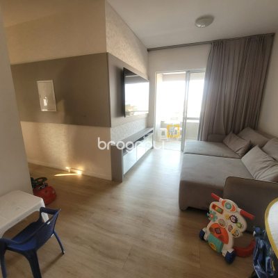 Apartamento com 84m², 3 quartos (sendo 1 suíte), 2 garagens, no bairro Estreito em Florianópolis