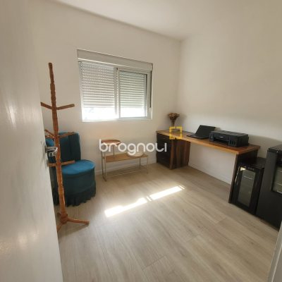 Apartamento com 84m², 3 quartos (sendo 1 suíte), 2 garagens, no bairro Estreito em Florianópolis