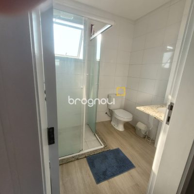 Apartamento com 84m², 3 quartos (sendo 1 suíte), 2 garagens, no bairro Estreito em Florianópolis