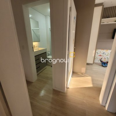 Apartamento com 84m², 3 quartos (sendo 1 suíte), 2 garagens, no bairro Estreito em Florianópolis