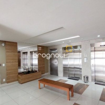 Apartamento com 84m², 3 quartos (sendo 1 suíte), 2 garagens, no bairro Estreito em Florianópolis