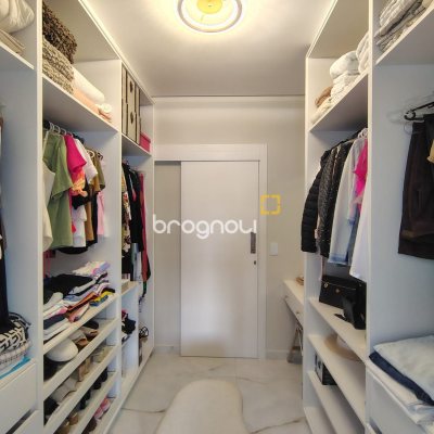 Casa com 205m², 3 quartos (sendo 3 suítes), 2 garagens, no bairro Ingleses em Florianópolis