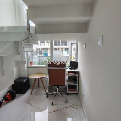 Casa com 205m², 3 quartos (sendo 3 suítes), 2 garagens, no bairro Ingleses em Florianópolis
