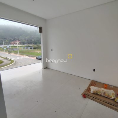 Casa com 117m², 3 quartos (sendo 2 suítes), 2 garagens, no bairro Canasvieiras em Florianópolis