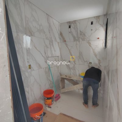 Casa com 117m², 3 quartos (sendo 2 suítes), 2 garagens, no bairro Canasvieiras em Florianópolis
