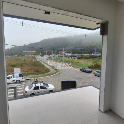 Casa com 117m², 3 quartos (sendo 2 suítes), 2 garagens, no bairro Canasvieiras em Florianópolis