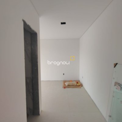 Casa com 117m², 3 quartos (sendo 2 suítes), 2 garagens, no bairro Canasvieiras em Florianópolis