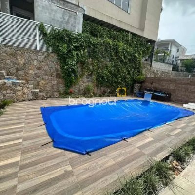 Casa com 282m², 3 quartos (sendo 1 suíte), 2 garagens, no bairro Saco Grande em Florianópolis