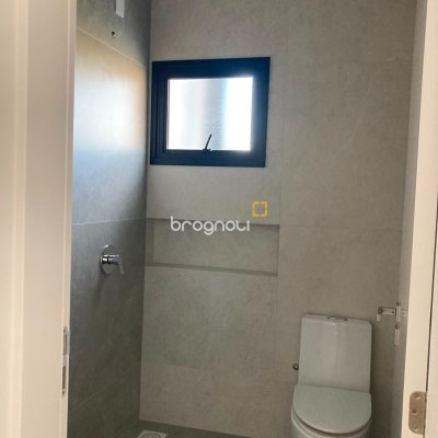 Casa com 163m², 3 quartos (sendo 3 suítes), 1 garagem, no bairro Campeche em Florianópolis