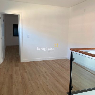 Casa com 163m², 3 quartos (sendo 3 suítes), 1 garagem, no bairro Campeche em Florianópolis