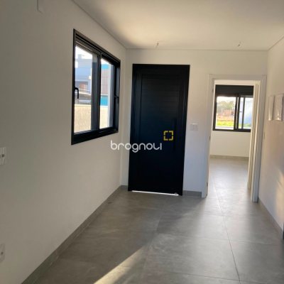 Casa com 163m², 3 quartos (sendo 3 suítes), 1 garagem, no bairro Campeche em Florianópolis