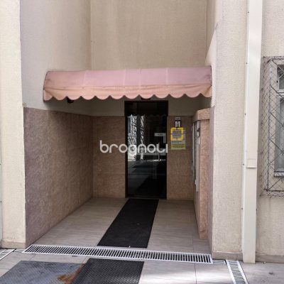 Apartamento com 41m², 2 quartos, 1 garagem, no bairro Campinas em São José