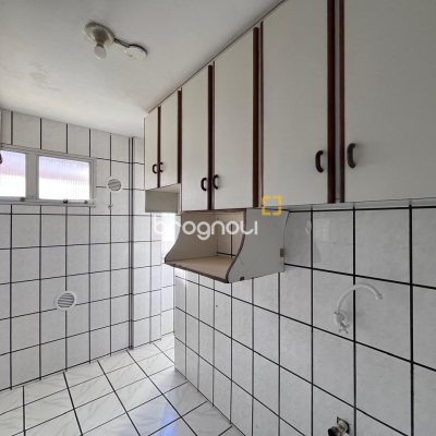 Apartamento com 41m², 2 quartos, 1 garagem, no bairro Campinas em São José